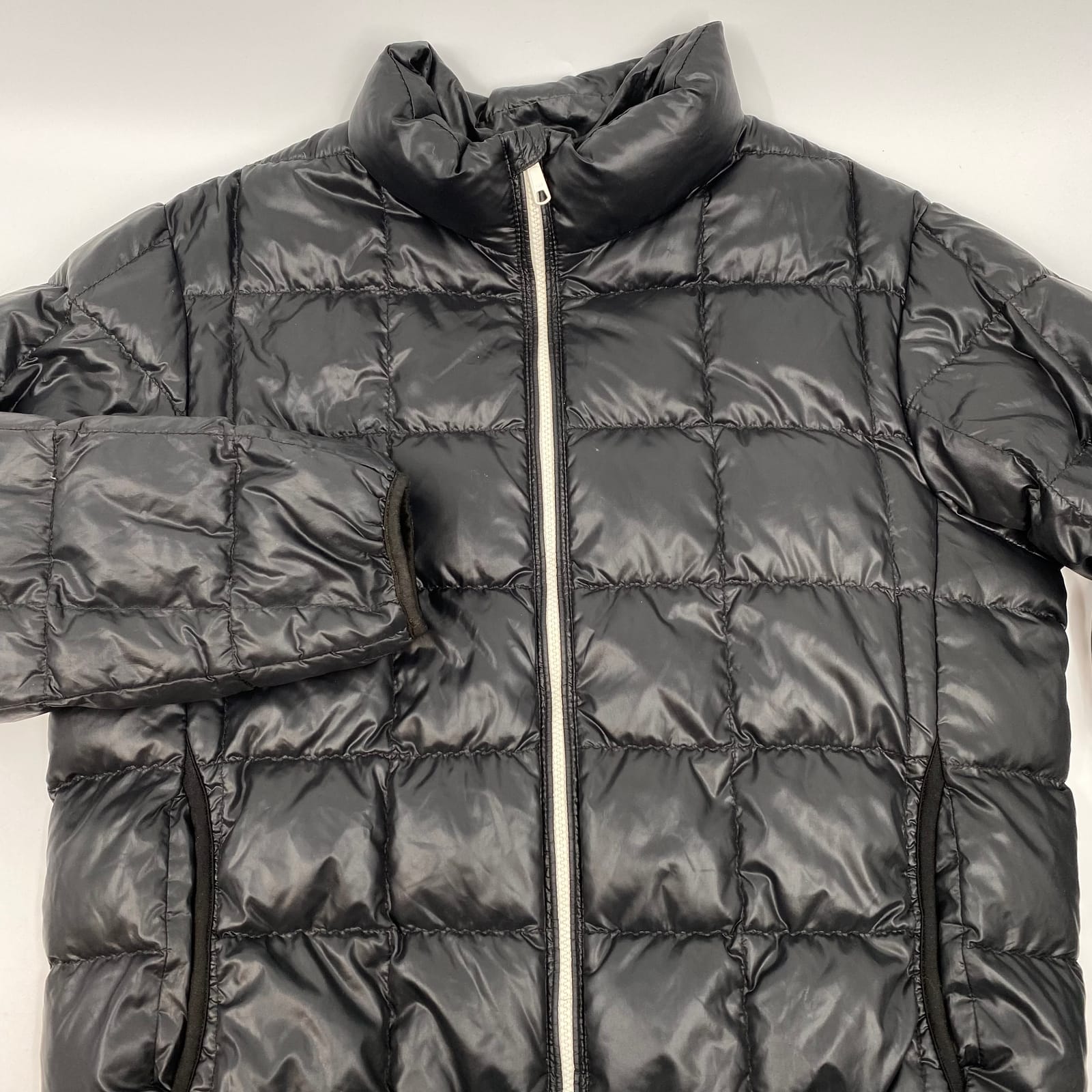 Nylon Puffer Jacket in Black Burberry 